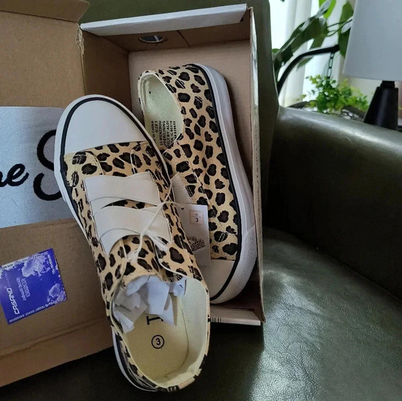 Cream tan brown leopard print tennis shoes girl's laces memory foam insole cute - Picture 5 of 10